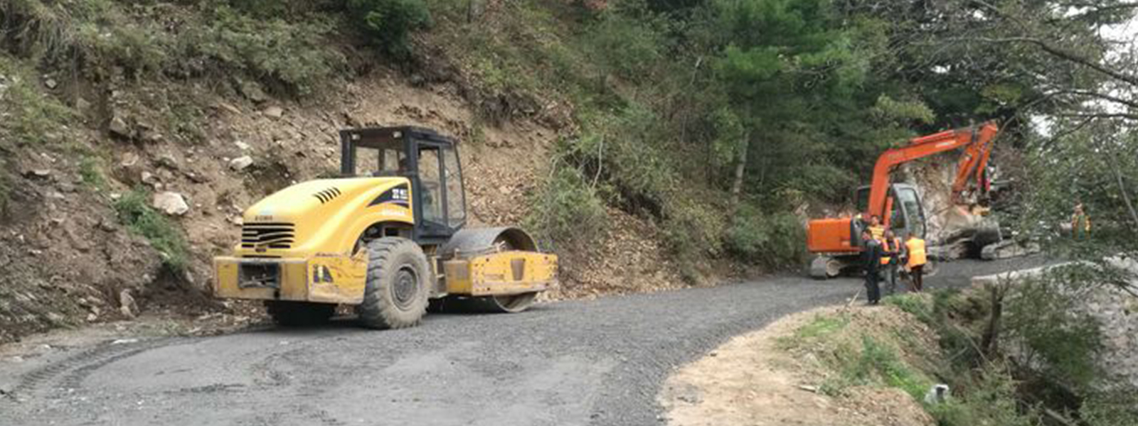 山区陡峭路段的路基填筑