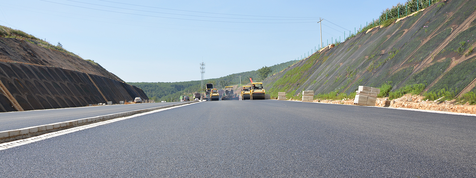 道路扩建中的加宽路基填建